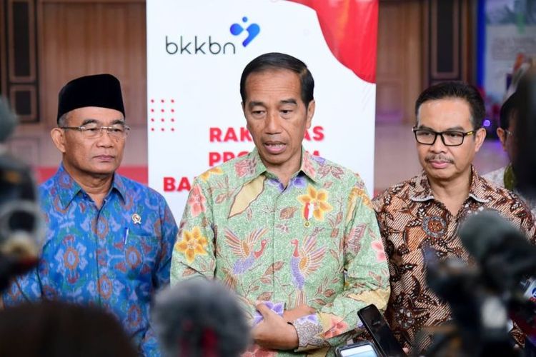 Presiden Jokowi menghadiri Rakornas BKKBN terkait percepatan penurunan angka stunting di Indonesia.