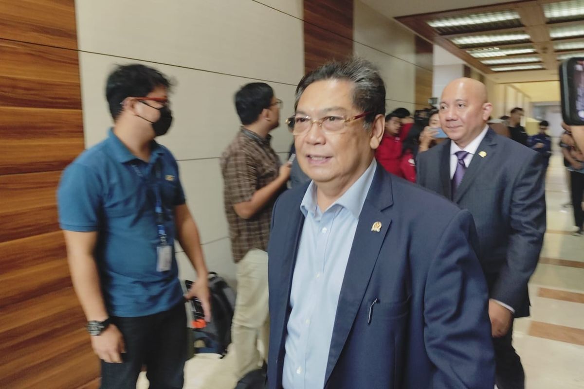 Ketua Komisi I DPR Utut Adianto menerima perwakilan aktivis di Gedung DPR, Senayan, Jakarta, Selasa (18/3/2025).