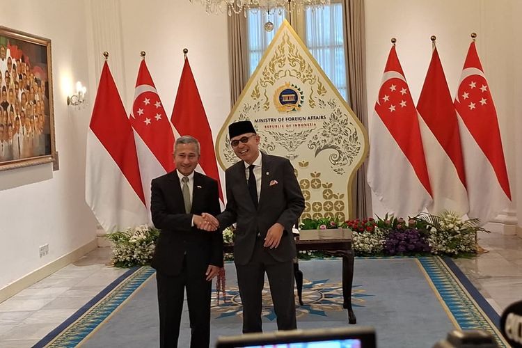 Menlu Singapura Temui Menlu RI di Tengah Pengurangan Ekspor Gas Alam