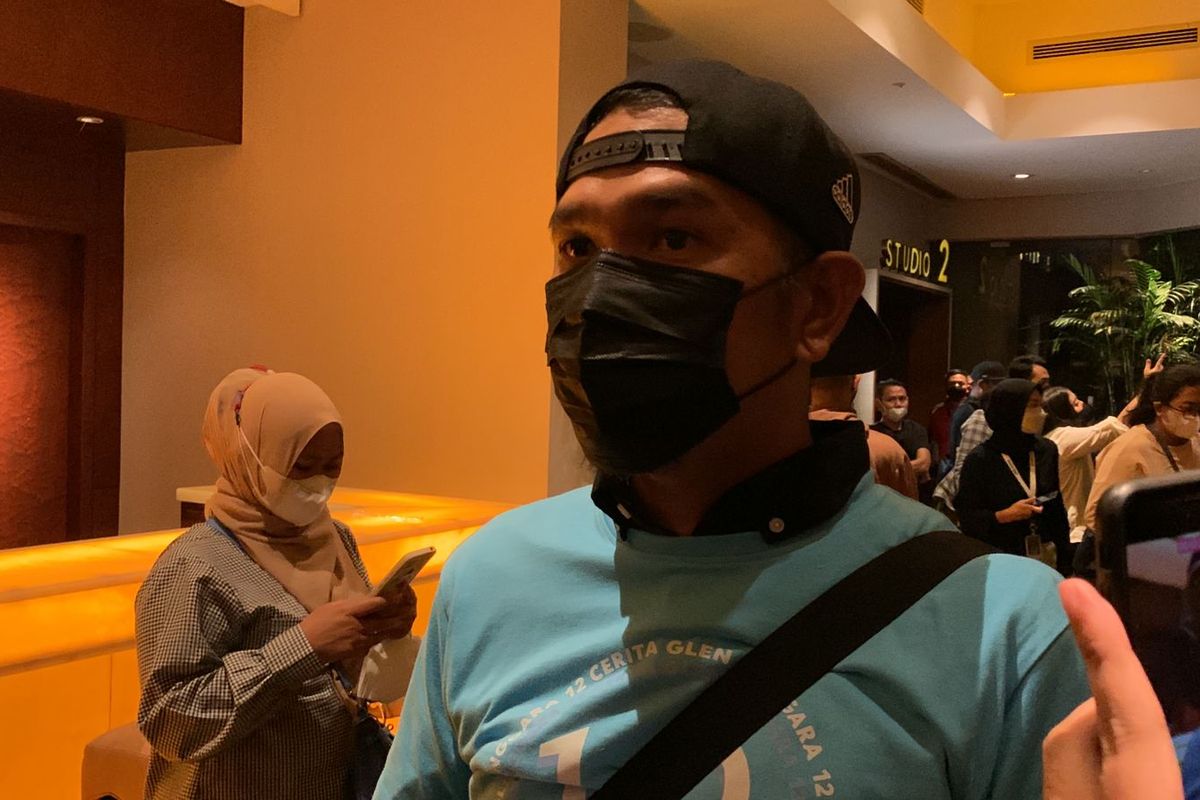 Sutradara Fajar Bustomi saat ditemui dalam perilisan trailer dan OST film 12 Cerita Glen Anggara di kawasan Epicentrum, Jakarta Selatan, Senin (18/7/2022).