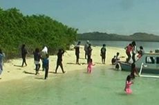 Eksotisme Pulau Pasir Putih di Polewali Mandar