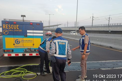 Saat 21 Mobil Pecah Ban di Tol MBZ karena Buruknya Kualitas Sambungan Aspal...