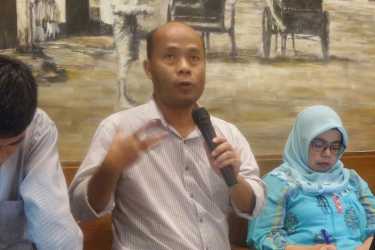 Direktur Migrant Care Wahyu Susilo dalam sebuah diskusi bertajuk Sikap Masyarakat Sipil Jelang KTT G20 di kawasan Cikini, Jakarta Pusat, Kamis (6/7/2017).