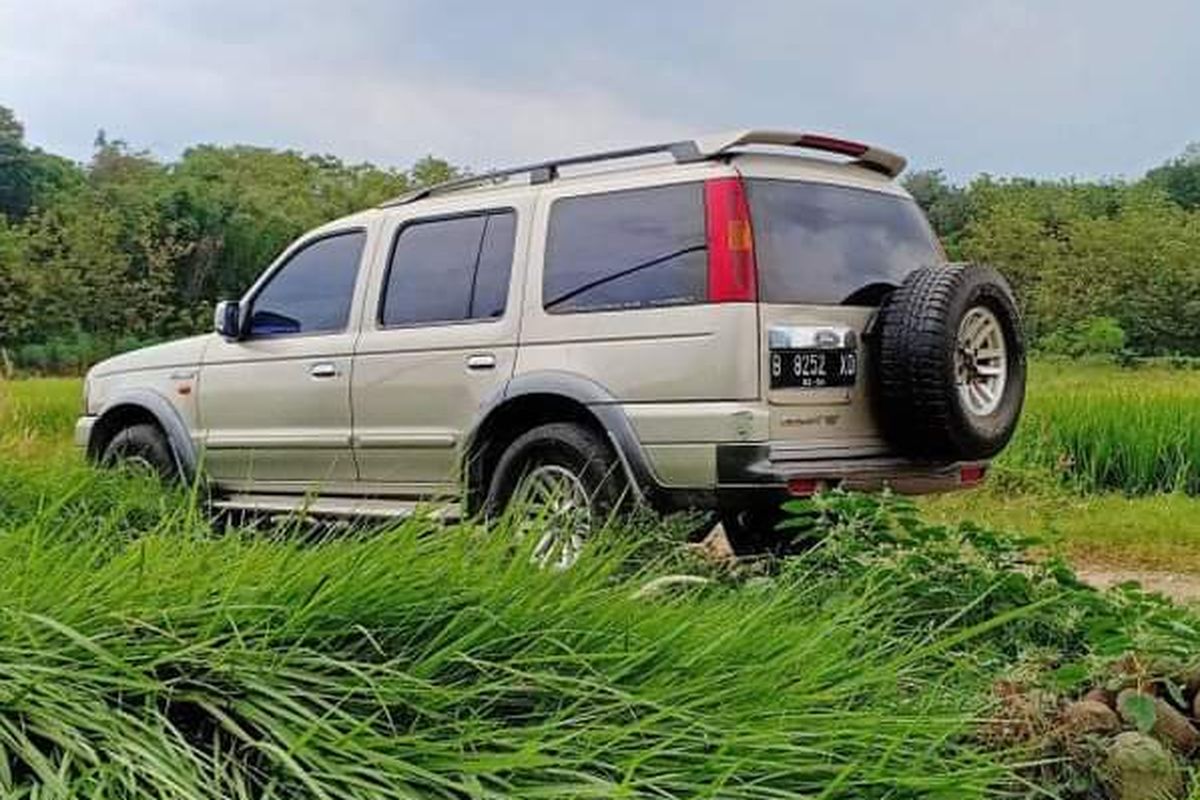 Ford Everest SUV bermesin diesel 2.500 cc 