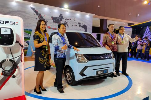 DFSK Perkenalkan Mobil Listrik Mungil di Pameran PEVS 2022