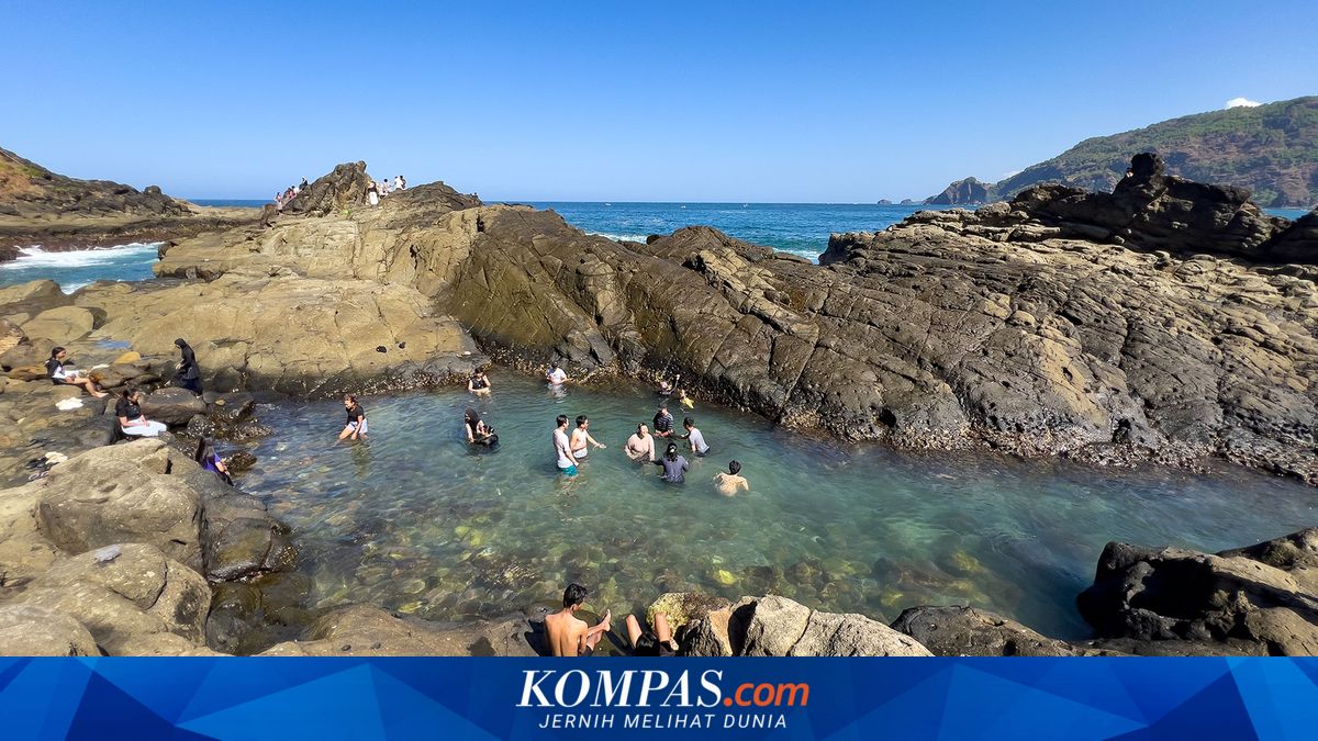 Tips Aman ke Laguna Wediombo, Dengarkan Peringatan Petugas SAR