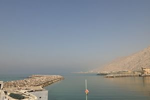 Iran Tutup Selat Hormuz Usai Serangan AS-Israel