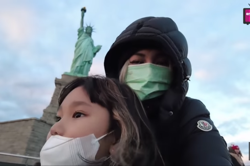 Melancong ke Amerika, Ayu Ting Ting Bagikan Momen Seru Kunjungi Patung Liberty