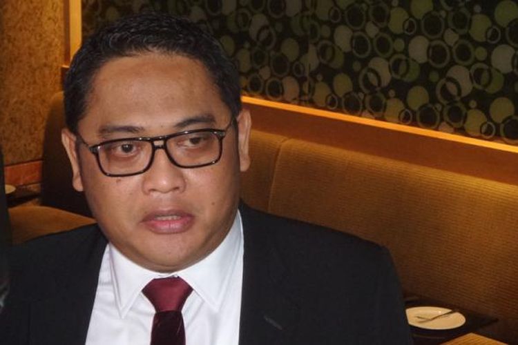 CEO Mitra Kukar, Endri Erawan, tengah menjawab pertanyaan dari para wartawan di Hotel Parklane, Jakarta, Sabtu (24/10/2015)