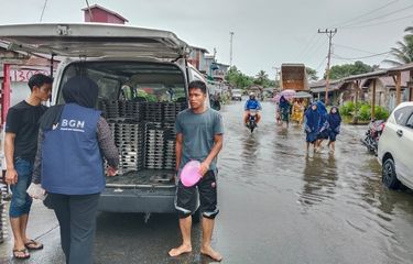 Satuan Pelayanan Pemenuhan Gizi (SPPG) Aceh mengalihkan sementara distribusi paket makan bergizi gratis kepada korban bencana.