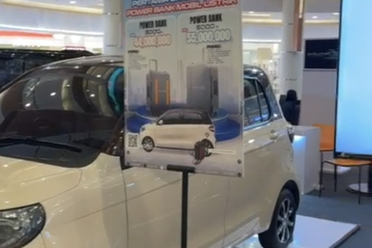 Pameran mobil listrik, beli power bank dapat mobil listrik murah