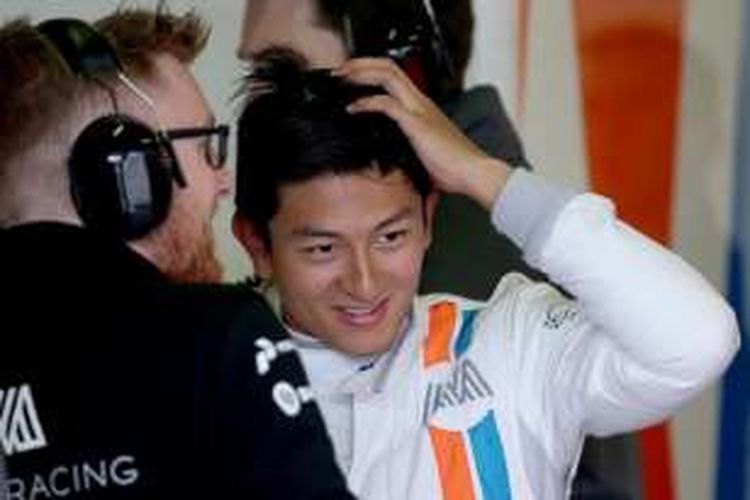 Pebalap asal Indonesia dari tim Manor Racing, Rio Haryanto.