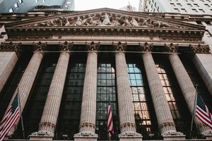 Wall Street Menguat, Pasar Yakin The Fed Pangkas Suku Bunga di Desember