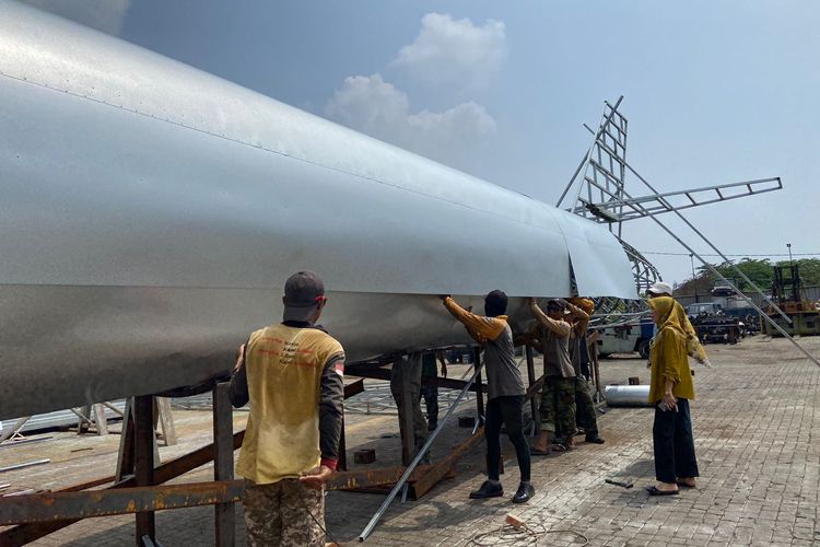 Replika Il-28 yang sudah mulai terlihat penampakannya