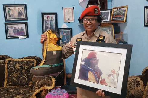 Cerita Asmujiono, Eks Kopassus yang Kibarkan Merah Putih Pertama Kalinya di Puncak Everest
