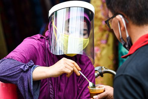 Warga di Pasar Jakarta Sudah Sadar Pentingnya Penggunaan Masker, Tapi Sulit Jaga Jarak