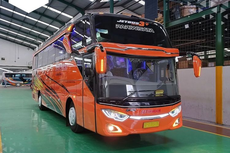 Bus baru PO Setiawan Rakitan Karoseri Adiputro
