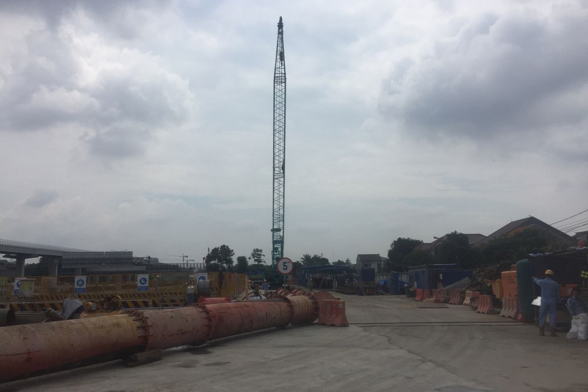 Proyek Kereta Cepat Jakarta-Bandung di kawasan Pondok Gede, Bekasi, Senin (2/3/2020).