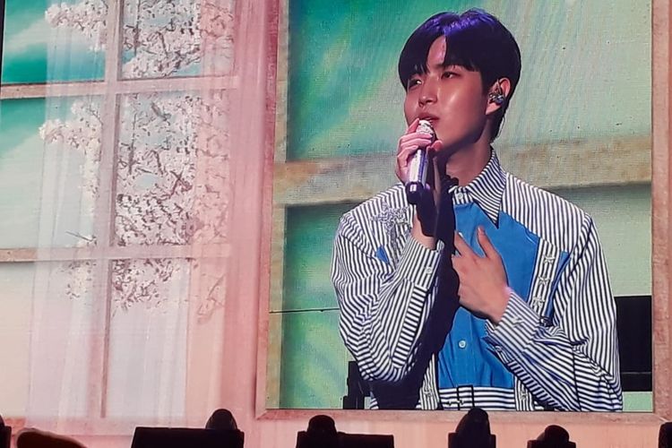 Fan meeting penyanyi Korea Selatan, Kim Jae Hwan di Istora Senayan, Jakarta, Sabtu (29/6/2019).