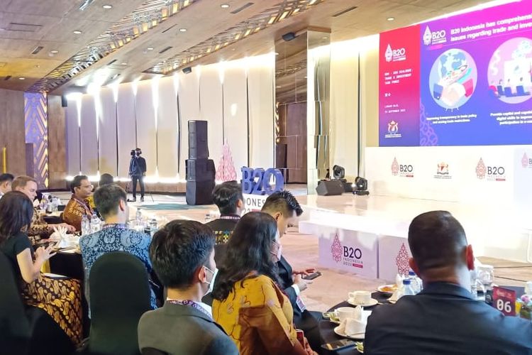 Foto : Forum B20-G20 Trade and Investment Task Force menyelenggarakan dialog publik, di Hotel Meruorah Labuan Bajo, pada Jumat (23/9/2022) malam.