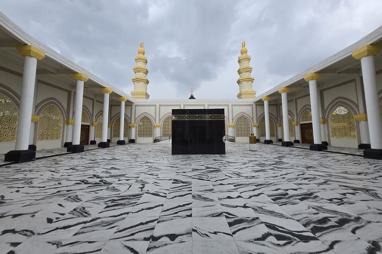 Replika Masjidil Haram di Asrama Haji Embarkasi Balikpapan