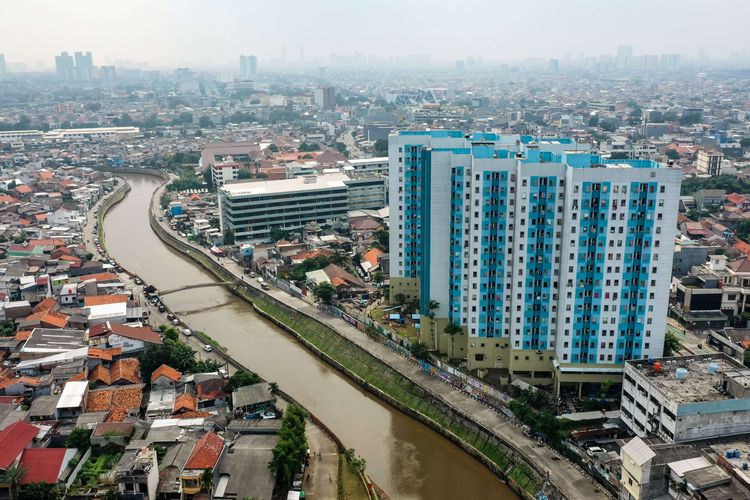 Rusunawa Jatinegara Barat, Jakarta Timur, Kamis (17/6/2021). Sebagian besar penghuni rusunawa ini adalah warga Kampung Pulo yang digusur saat proyek normalisasi Kali Ciliwung tahun 2015.
