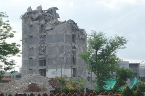 Kontraktor Targetkan Pembongkaran Gedung Panin Bank Rampung Sebelum 2017