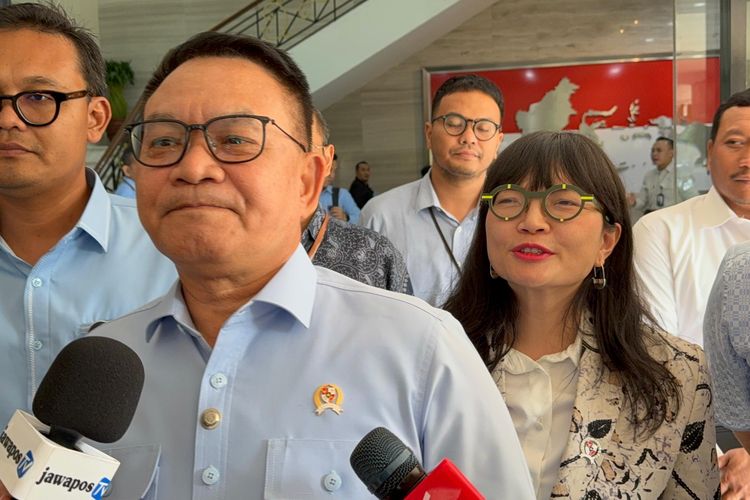 KSP Dudung Abdurachman bertemu Wamendikti Saintek Stella Christie di Istana, Jakarta, Rabu (13/5/2026). 