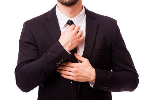 4 Tips Memilih Warna Dasi untuk Kemeja Putih, Jangan Sepelekan