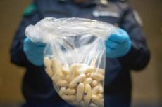 Petugas Bandara Jeddah Gagalkan Penyelundupan 2 Kg Kokain dan 878 Gram Heroin