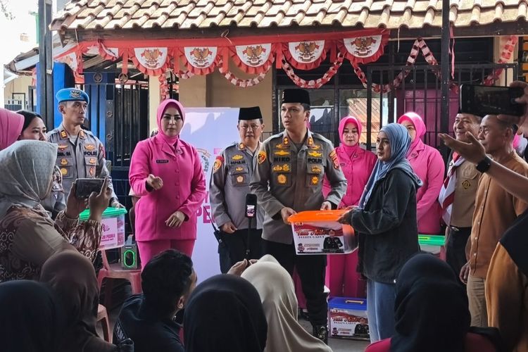 Polres Garut Janjikan Pekerjaan bagi Keluarga Korban KM Virgo Transport 8