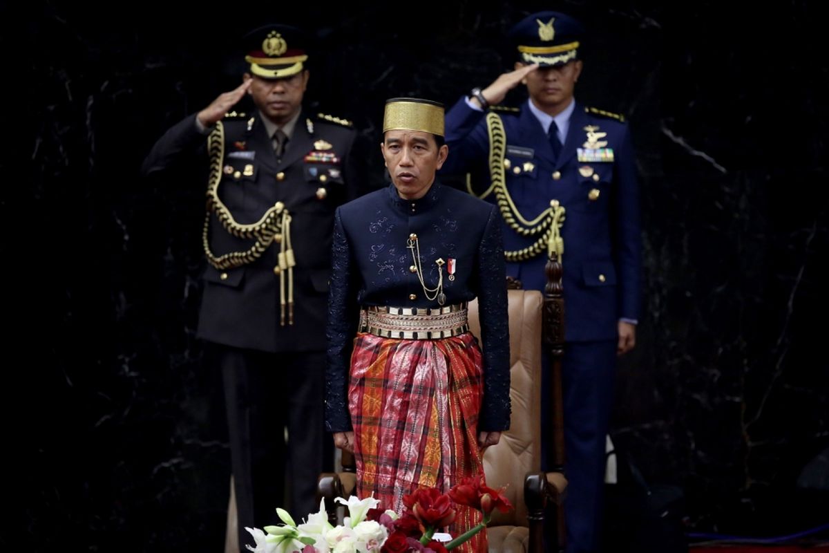 Presiden Joko Widodo saat hadir dalam sidang tahunan Majelis Permusyawaratan Rakyat Republik Indonesia Tahun 2017 di Kompleks Parlemen, Senayan, Jakarta, Rabu (16/8/2017). Presiden Joko Widodo menyampaikan pidato, yakni pidato kenegaraan dalam rangka Hari Ulang Tahun RI ke 72.
