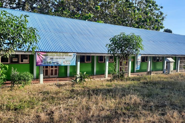 Bangunan SMPN 4 Jiken Satu Atap yang berlokasi di Desa Ketringan, Kecamatan Jiken, Kabupaten Blora, Jawa Tengah pada Minggu (3/7/2022)