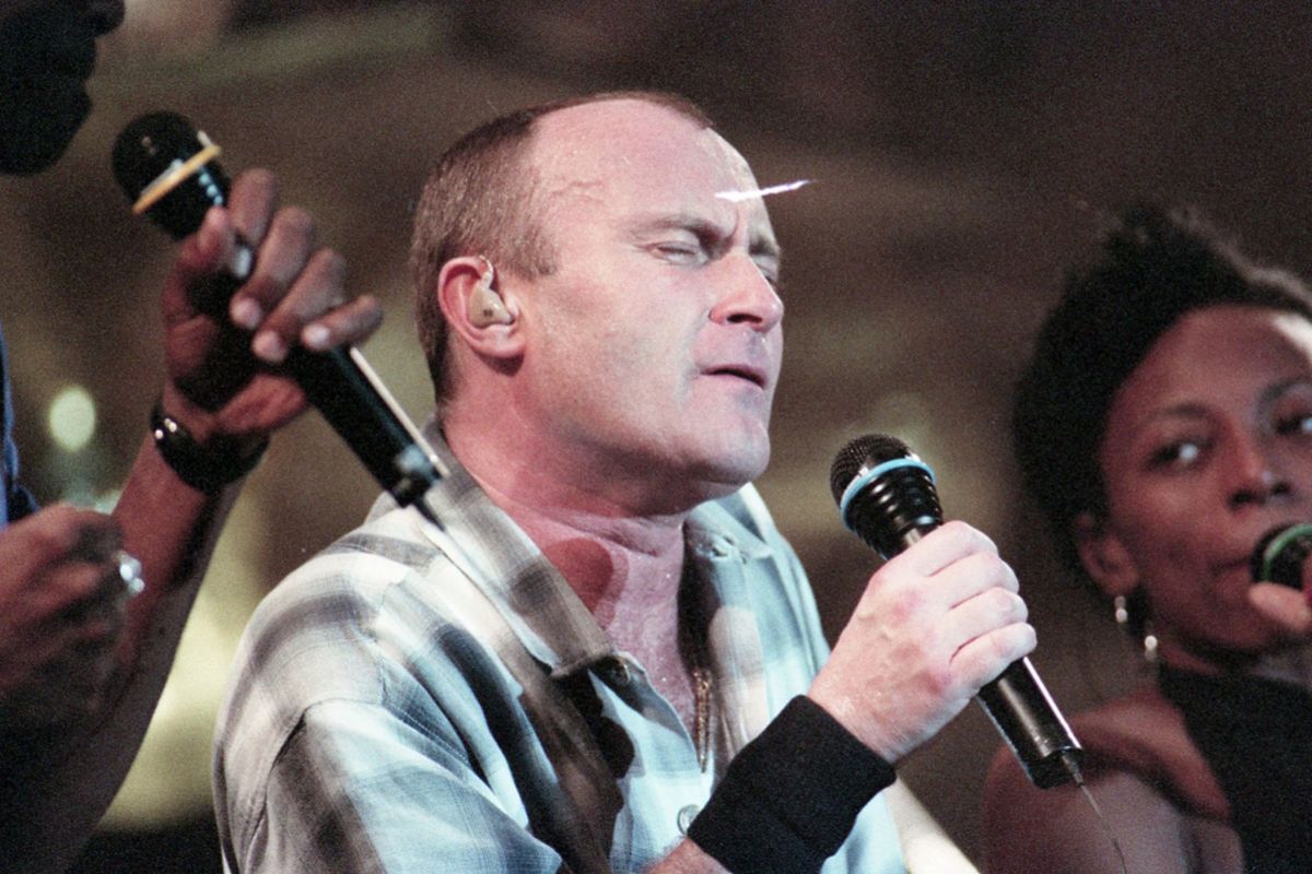 Pergelaran Phil Collins di Ancol, Sabtu (25 Maret 1995). Sejumlah lagu yang pernah hits seperti I Don?t Care Anymore, Don?t Lose My Number, dan lain-lain.