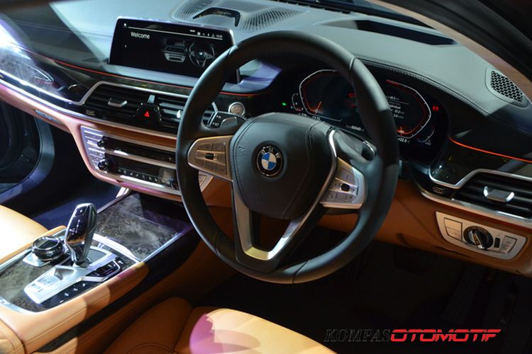 BMW Seri 7 Long Wheelbase