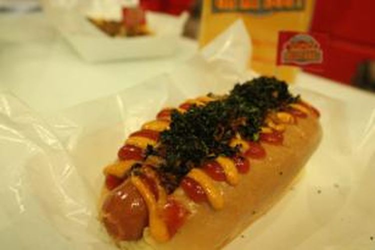 Crispy Hot Dog salah satu menu andalan Oh My Dog