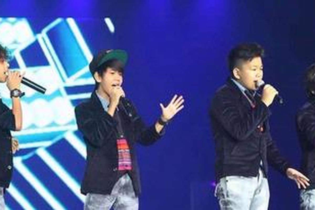 Boyband Coboy Junior terdiri dari Rizky, Bastian, Aldi, dan Iqbaal.