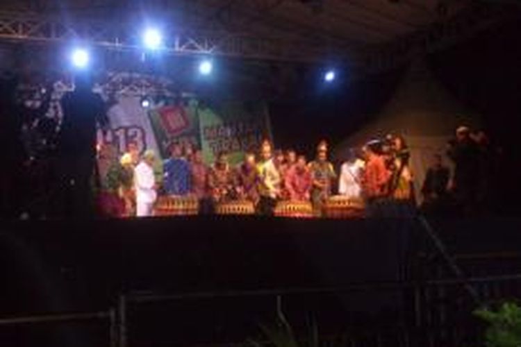 Gubernur Bengkulu Junaidi Hamsyah, Jumat (24/10/2014), secara resmi membuka Festival Tabot 2014 di Lapangan Merdeka, Bengkulu. 