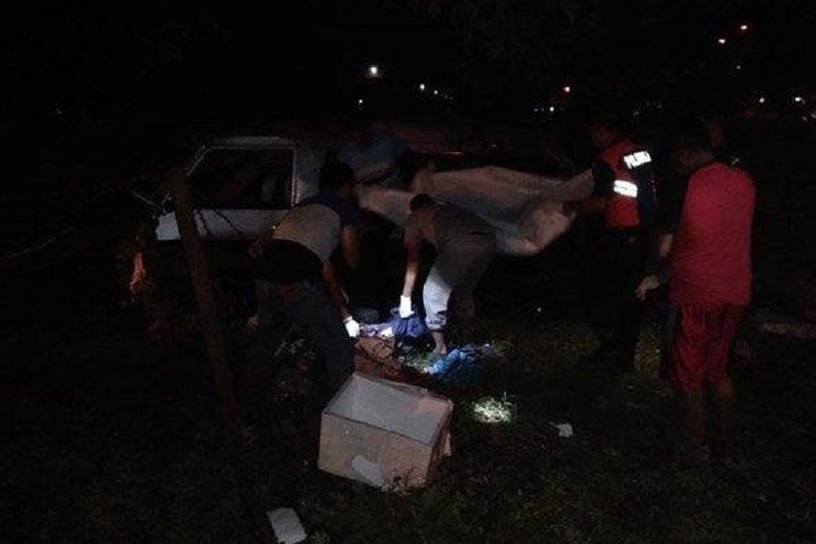 Kereta Api Jaya Baya menyambar sebuah mobil L300 di perlintasan kereta di Pasuruan, Jawa Timur. Lima orang tewas dalam kejadian ini, sedangkan satu orang terluka.