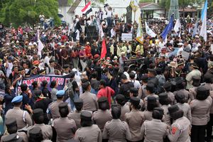 Menunggu Surat dari Kantor Gubernur Bobby Nasution