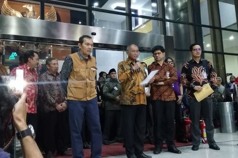 Tampil Saat Konferensi Pers di KPK, Saut: Saya Hari Ini Bukan Kembali