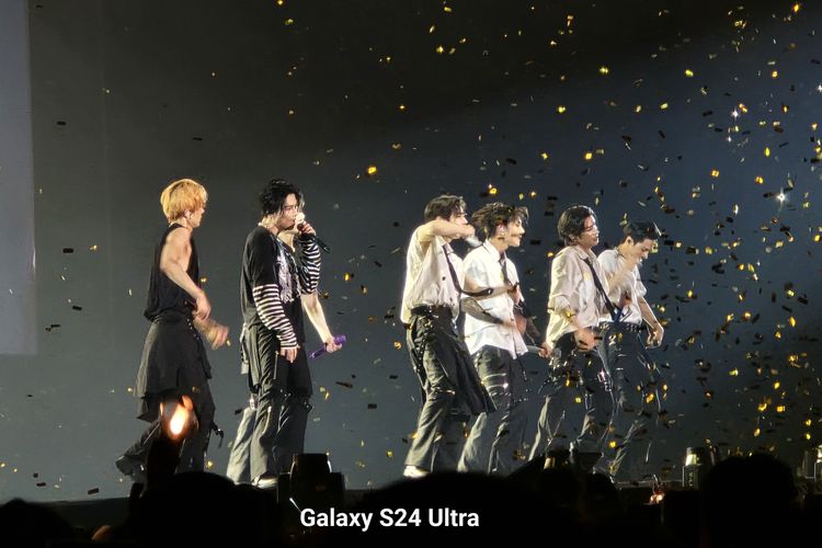 KompasTekno bawa Samsung S24 Ultra ke konser Enhypen, hasil foto dan videonya bagus dan HD, serasa jadi fansite masternim.
