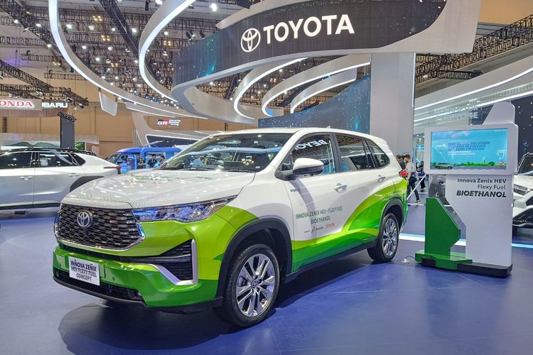 Toyota Innova Zenix Hybrid Flexy Fuel Bioethanol di GIIAS 2024