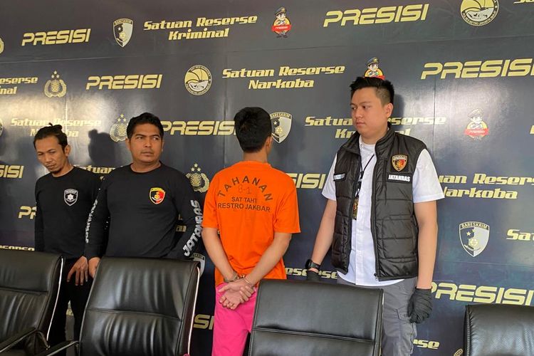 Polisi menangkap pelaku yang membunuh kekasihnya sendiri di kamar kontrakan di Duri Kosambi, Cengkareng, Jakarta Barat. 