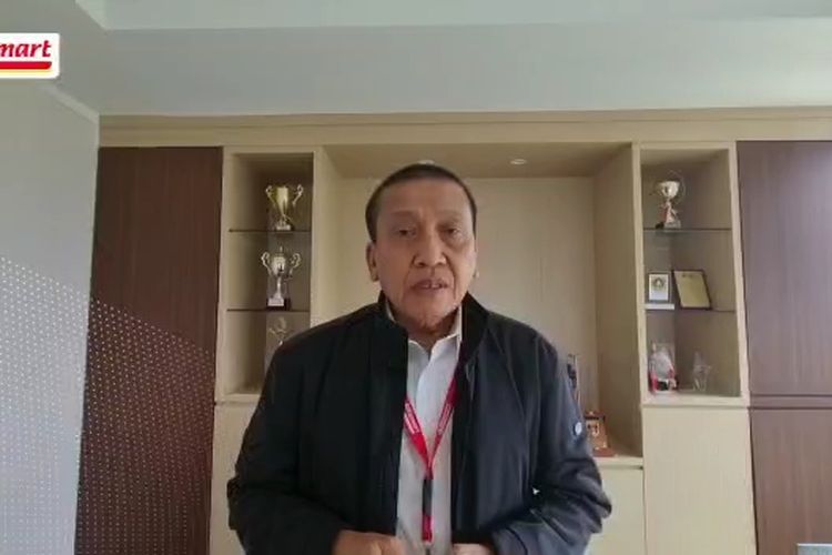 Corporate Affairs Director Alfamart, Solihin, mewakili manajemen Alfamart, menyatakan dan menegaskan, bahwa mendukung karyawannya yang diduga mendapat intimidasi dari konsumen yamg terpergok mencuri cokelat.