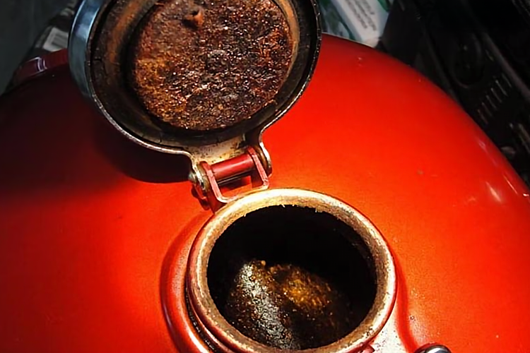 Ilustrasi tangki bensin korosi