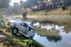 Pesepeda Motor Tewas dan Hanyut ke Sungai Usai Ditabrak Mobil di Jember