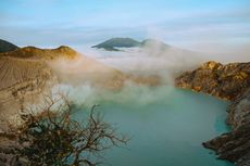 Aktivitas Vulkanik Meningkat, Jam Buka Kawah Ijen Dibatasi dan Dilarang Turun ke Kawah