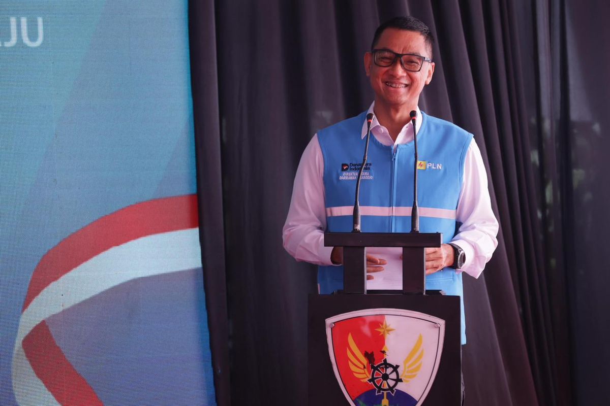 Direktur Utama PLN Darmawan Prasodjo saat menyampaikan sambutannya pada peresmian Dapur 2 Satuan Pelayanan Pemenuhan Gizi (SPPG) Lanud Atang Sendjaja di Kabupaten Bogor (21/11). Ia menyampaikan, inisiatif ini merupakan komitmen PLN dalam mendukung program prioritas nasional, khususnya percepatan penanganan stunting dan peningkatan gizi masyarakat.