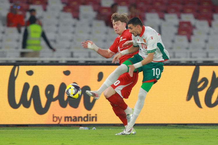 Aksi penyerang Timnas Indonesia, Ole Romeny, pada laga Timnas Indonesia vs Bulgaria di ajang final FIFA Series 2026 Indonesia di Stadion Utama Gelora Bung Karno, Jakarta, pada Senin (30/3/2026).